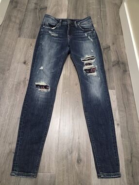 Silver Jeans Cotton Blend Avery Skinny Jeans with Patch Detail